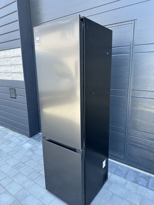 Холодильник LG 2m/2024 рік