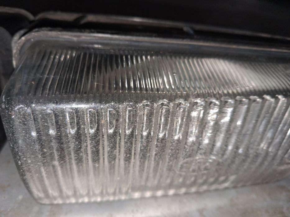 Halogeny ramki Audi 100 c3 SPORT