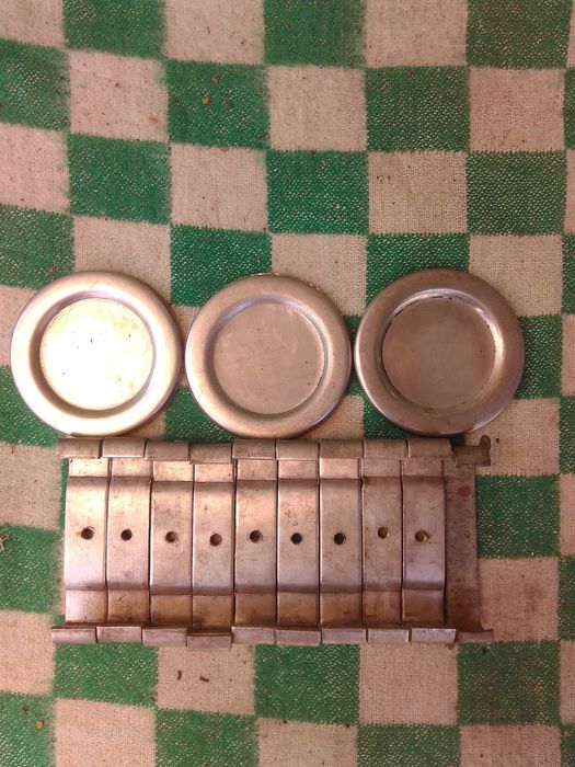 Крышки и зажимы с нержавейки.