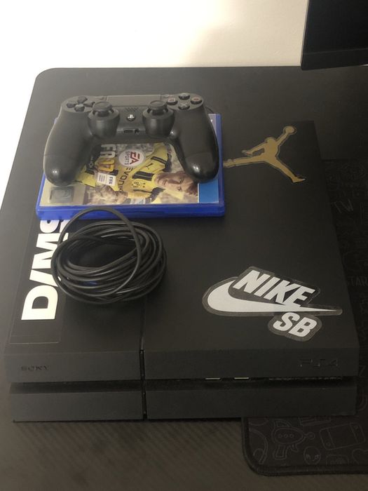 ps4 usada e os perifericos estão em perfeito estado
