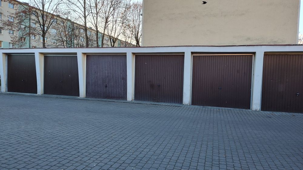 Garaż murowany do wynajęcia ul.Broniewskiego os. Antoniuk