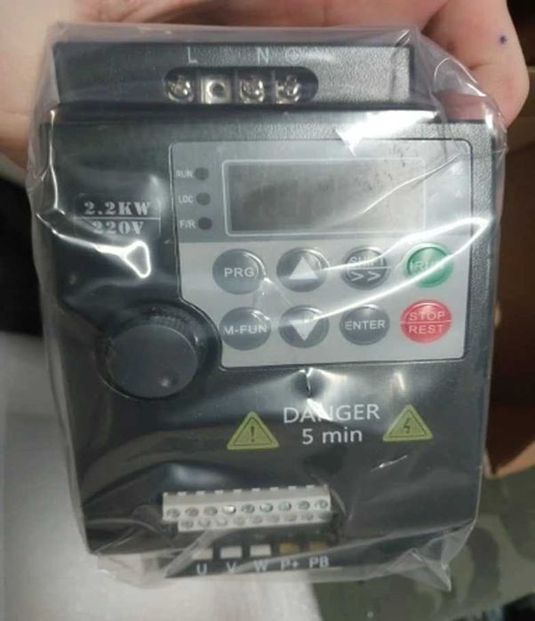 Перетворювач напруги частотний драйвер двигуна VFD на 2.2 кВт