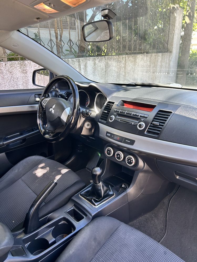 Mitsubishi Lancer 1.5i invite