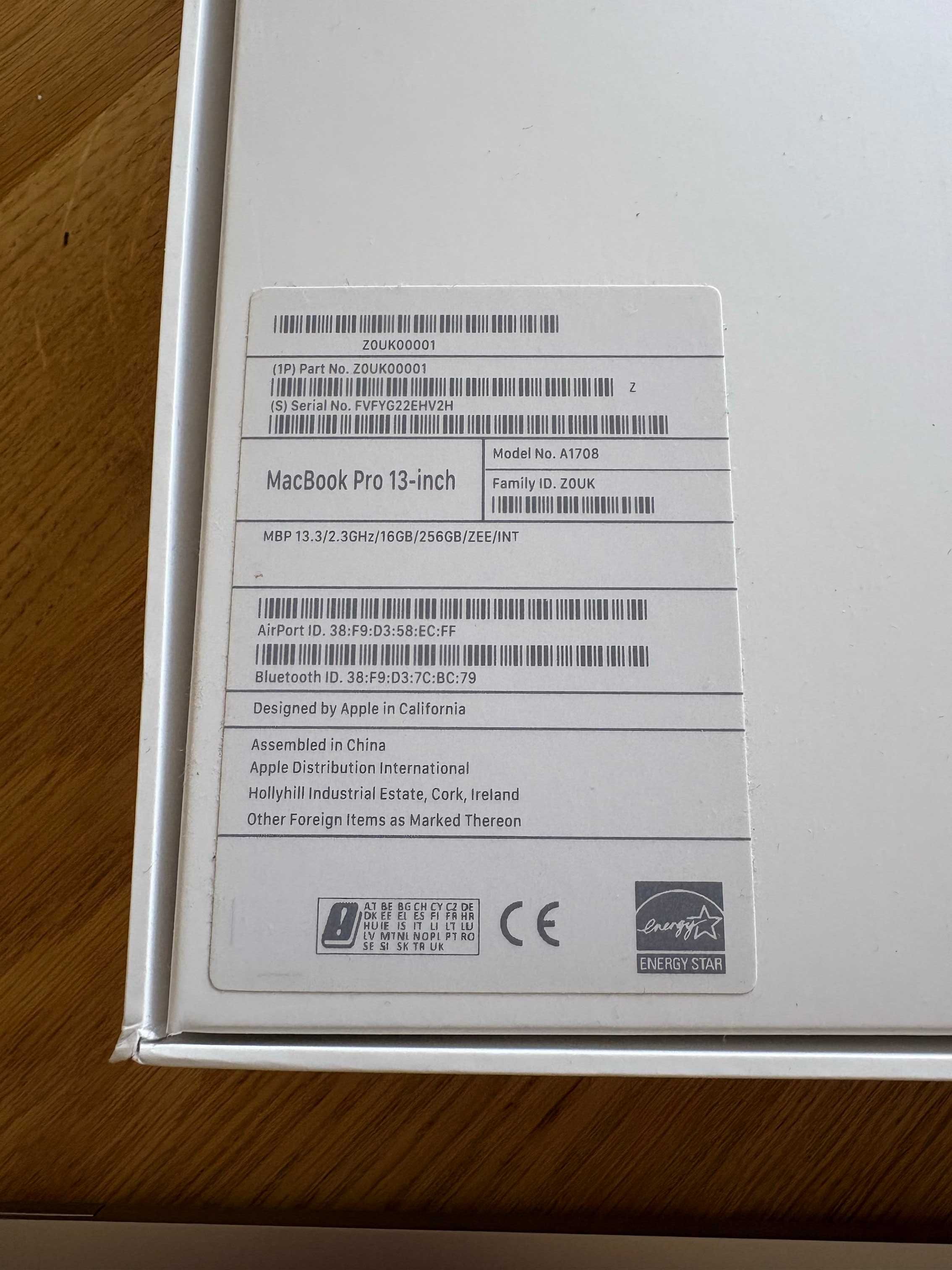 Apple MacBook Pro 13 (2017) – 16 GB RAM, 256 GB SSD