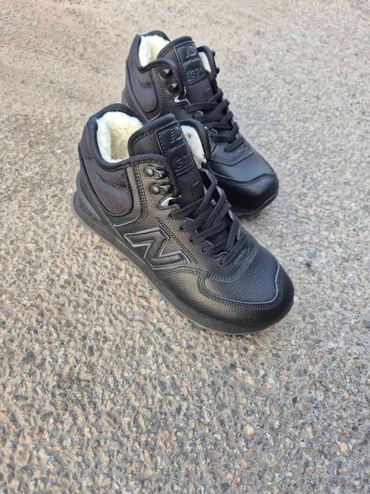 Розпродаж Кросівки жіночі New Balance 574 чорні зими
