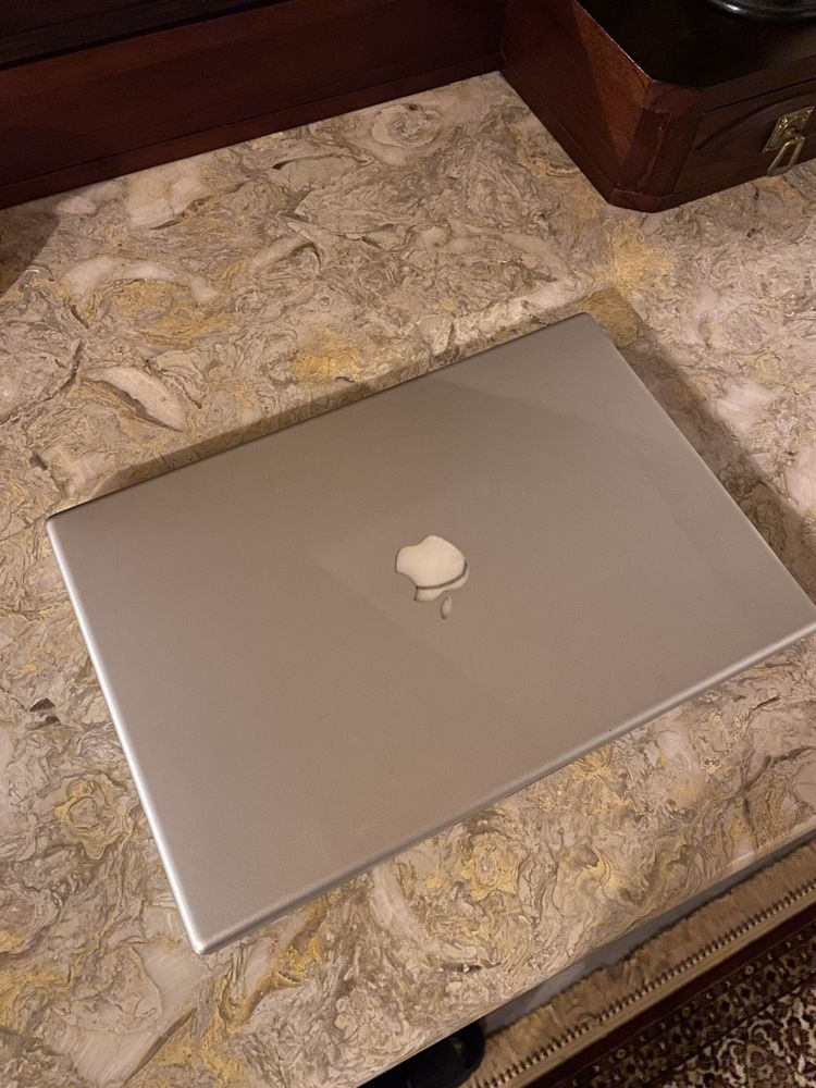 Apple 15" Macbook Pro 2006
