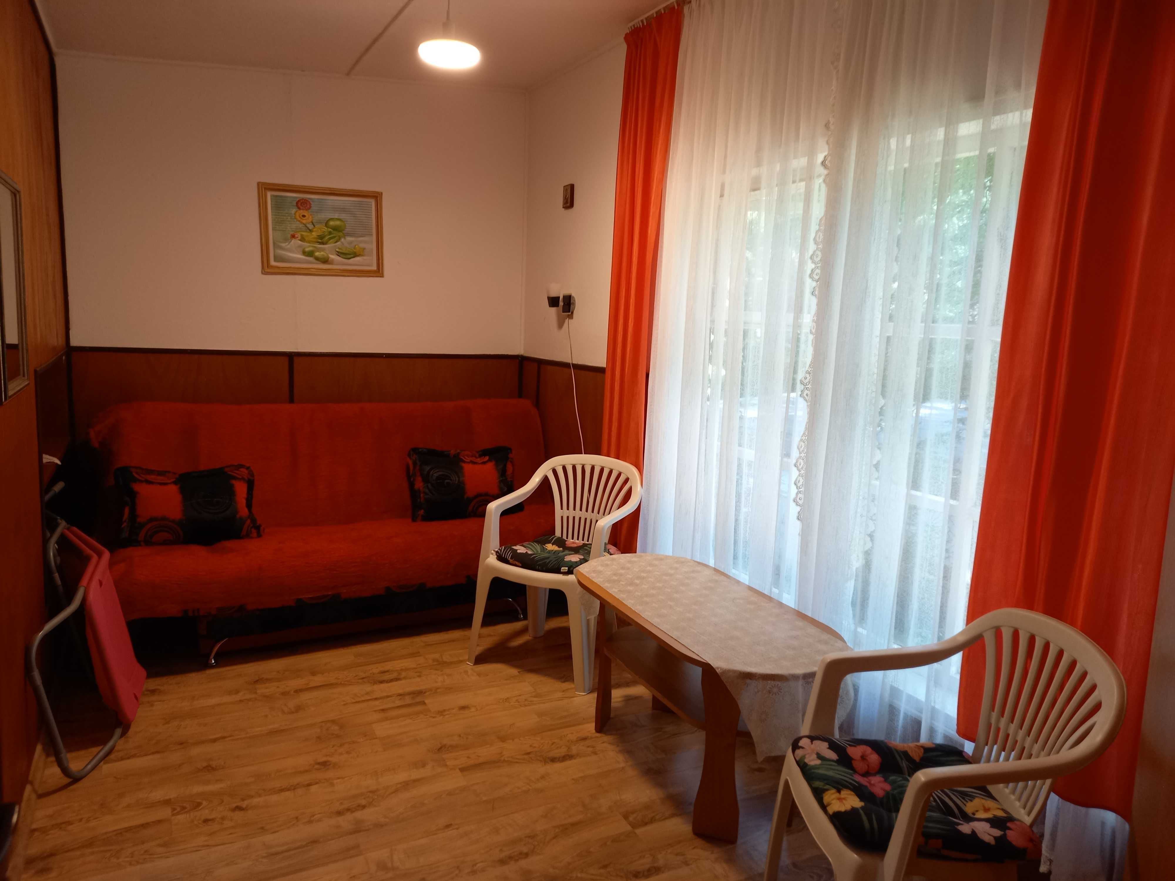 Domek letniskowy nad j.Narie w Kretowinach