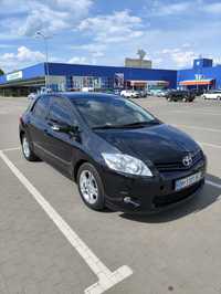 Toyota Auris 1.4 автомат