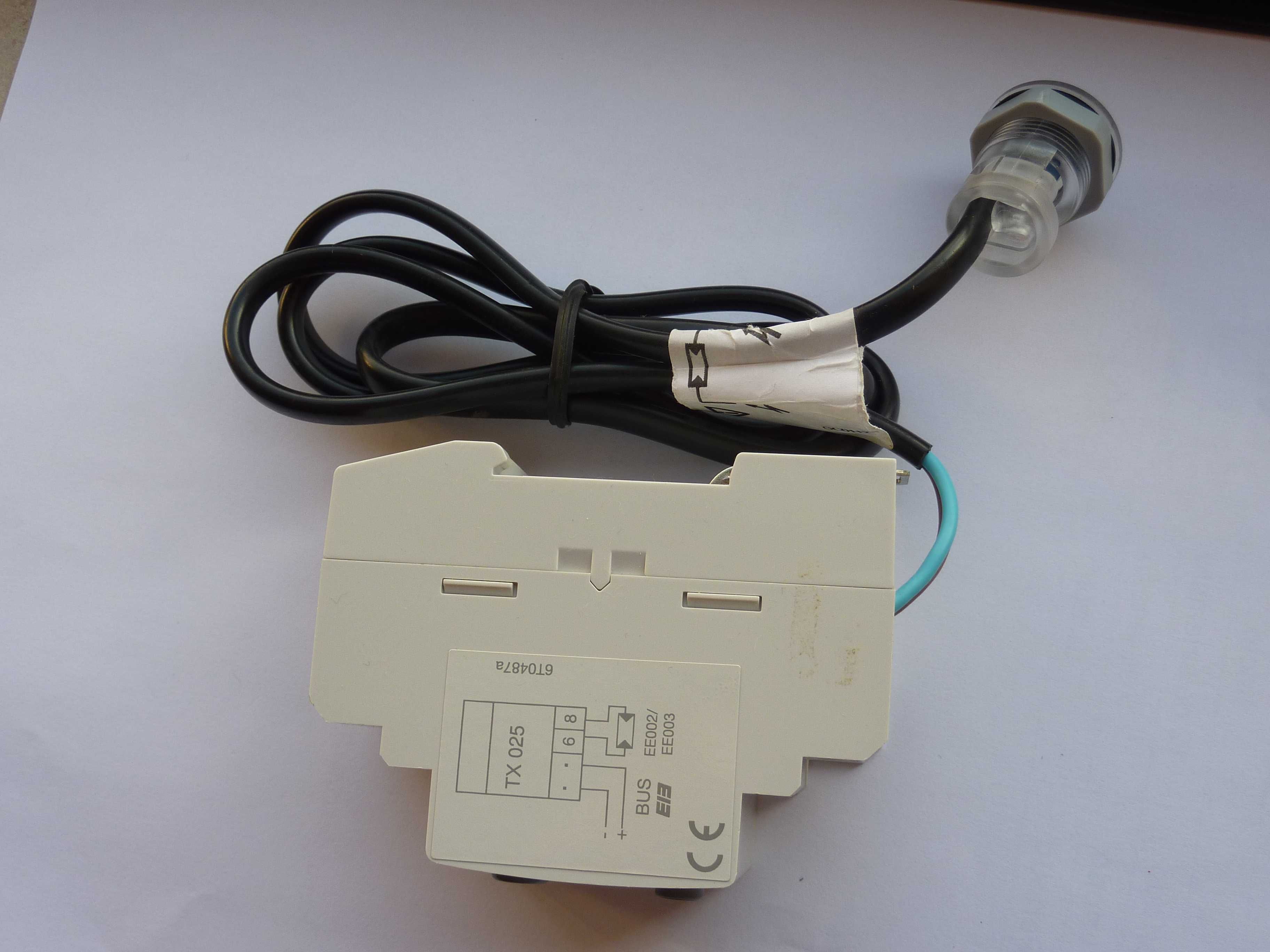 KNX- Interruptor e sonda crepuscular Hager RX025 + EE002