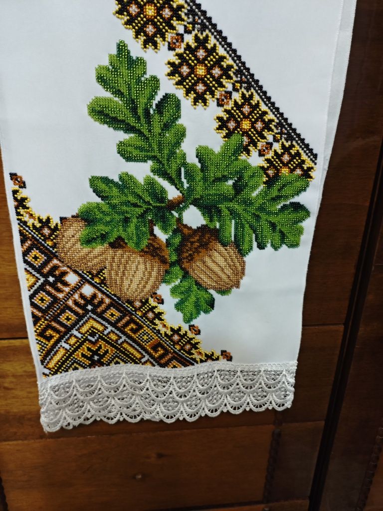 Вишитий бісером рушник