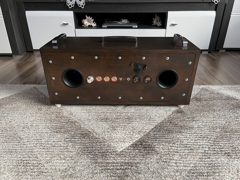 Referencyjny głośnik aktywny w kolorze venge tropikalne 2x35W DIY