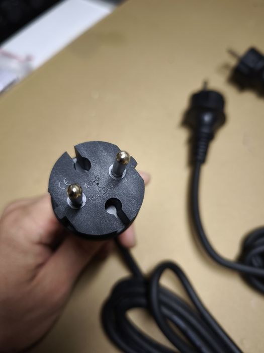 Przewód 3m kabel zasilający z wtyczką 230V