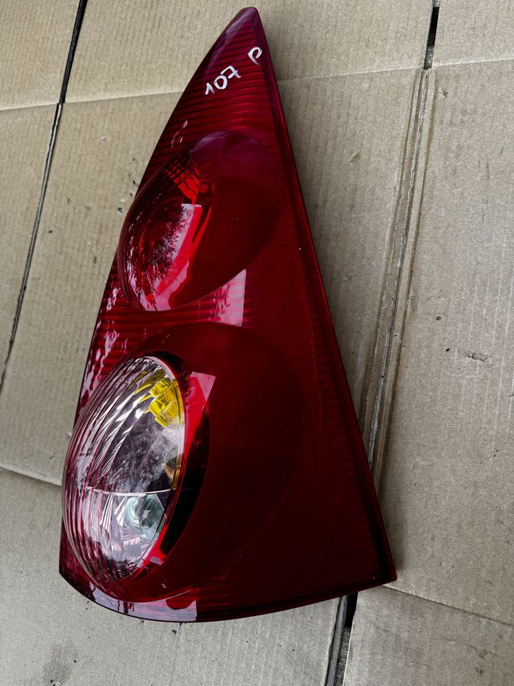 Стоп правый задний фонарь Peugeot 107