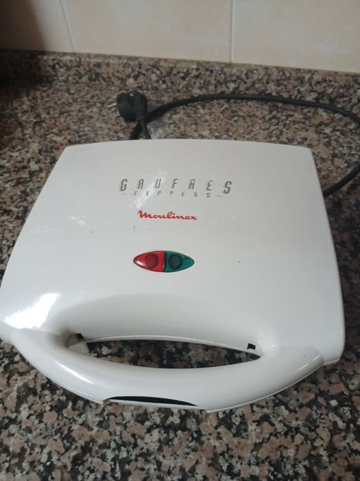 Maquina de fazer Gaufres Express da Molinex usada em bom estado