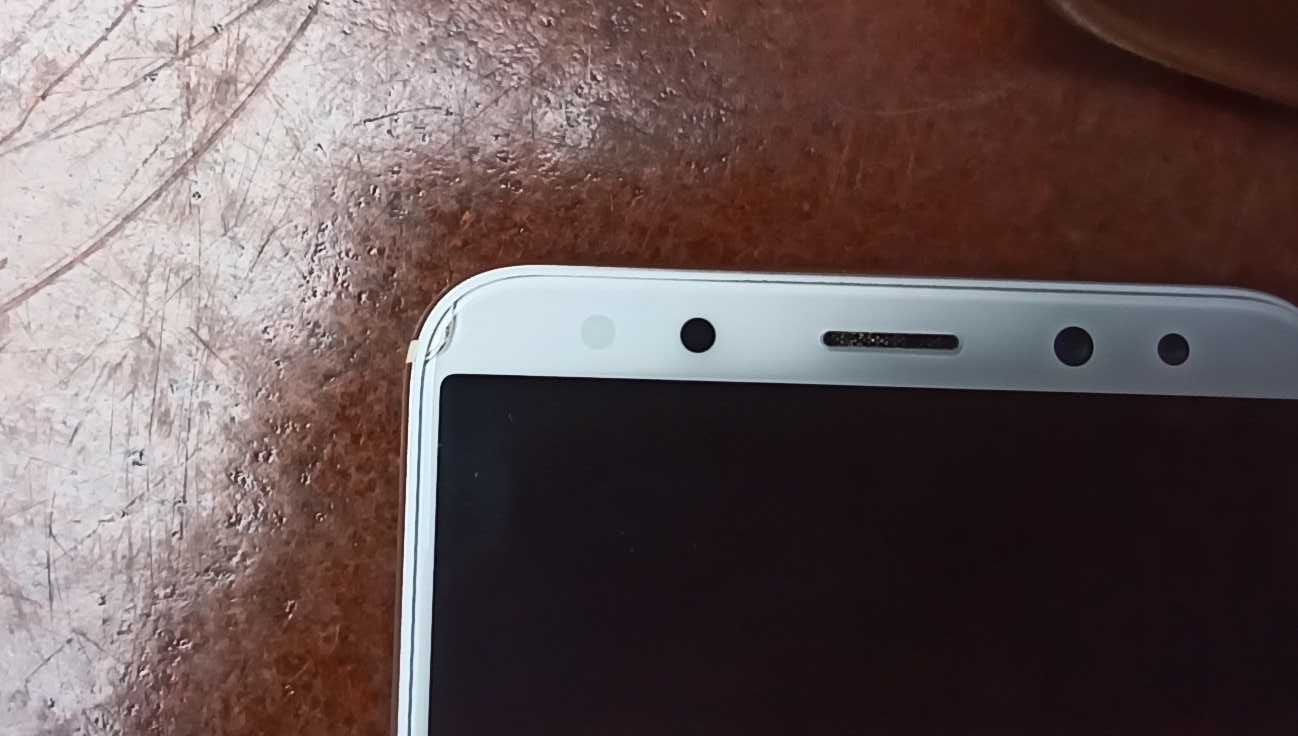 Смартфон Huawei Mate 10 Lite RNE-L21 на запчасти с чехлом Courreges