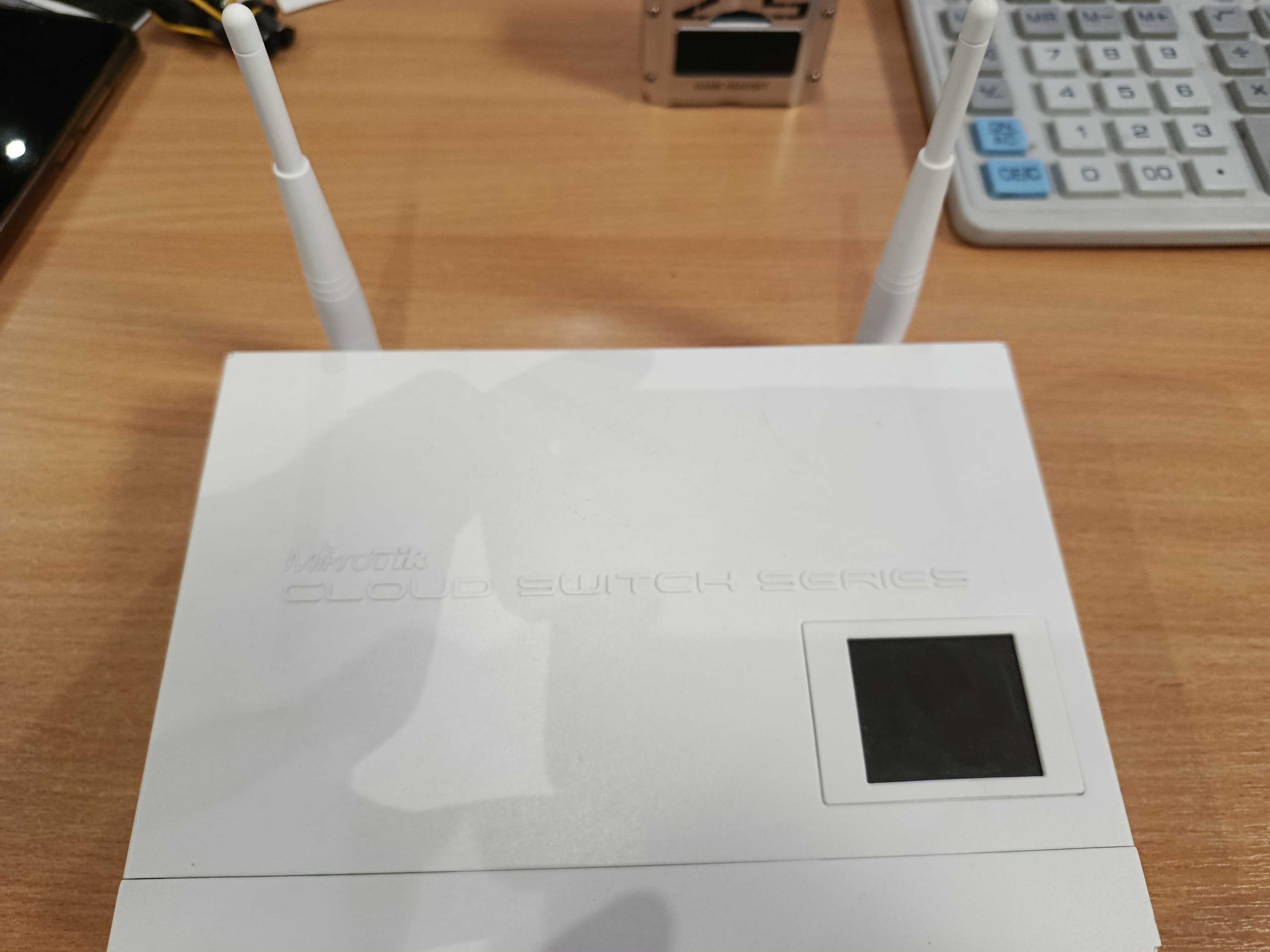 Продам MikroTik CRS109-8G-1S-2HnD-IN