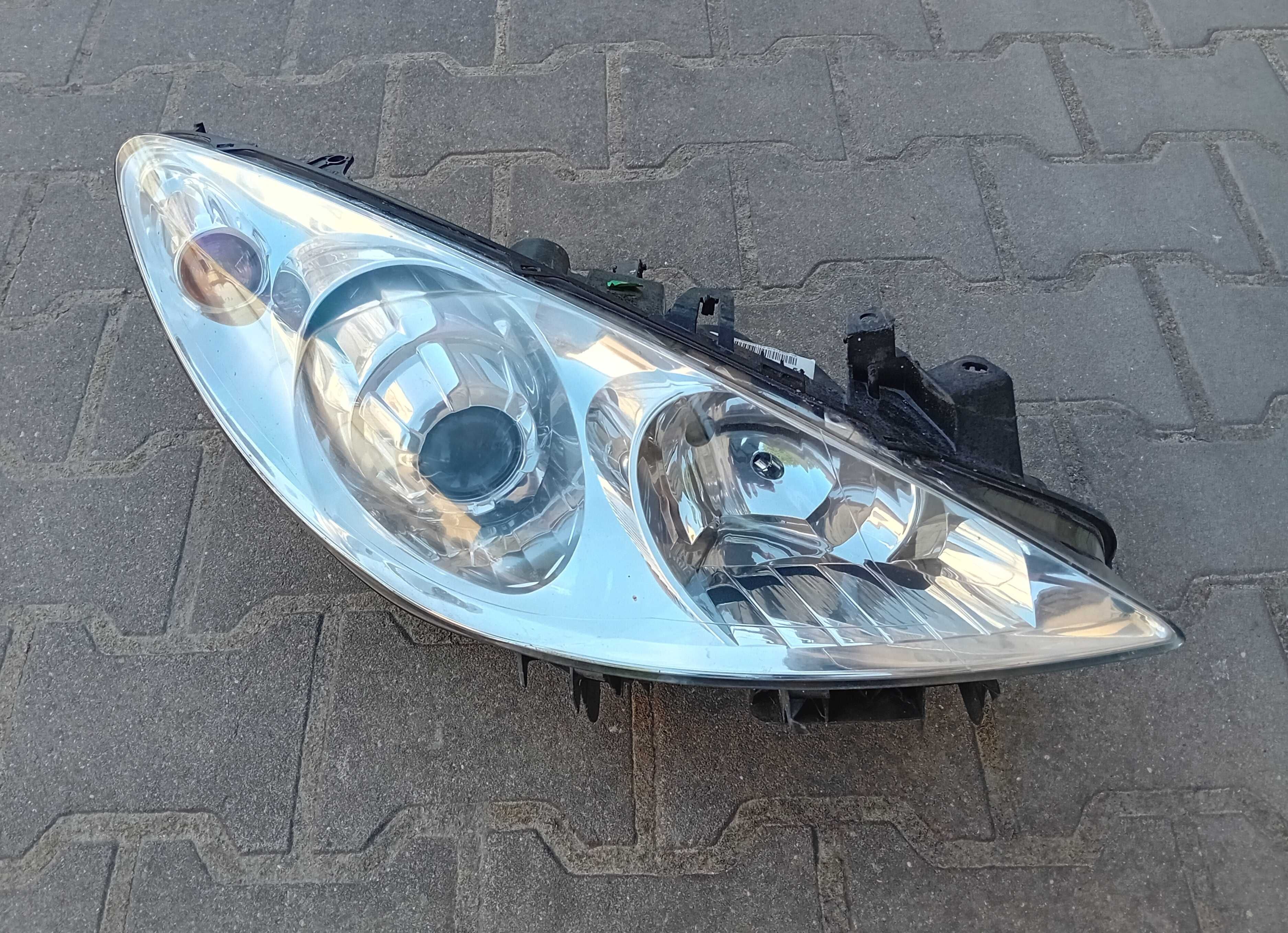 Peugeot 307 Lift soczewka reflektor, lampa prawy przód.