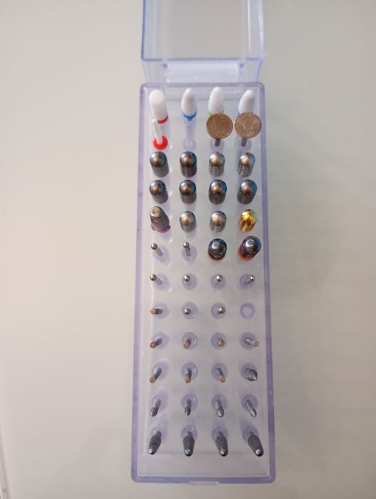 Komplet frezów do paznokci