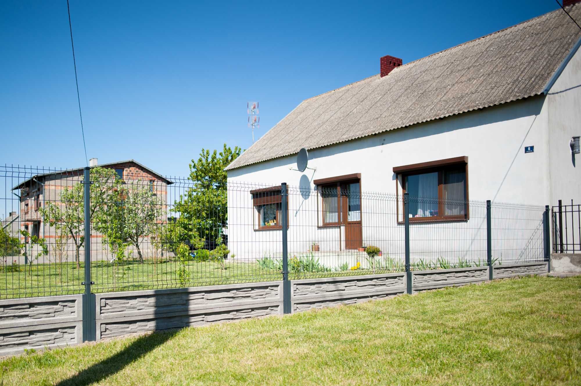 Ogrodzenia Ogrodzenie panelowe Panel Siatka Podmurówka Montaż