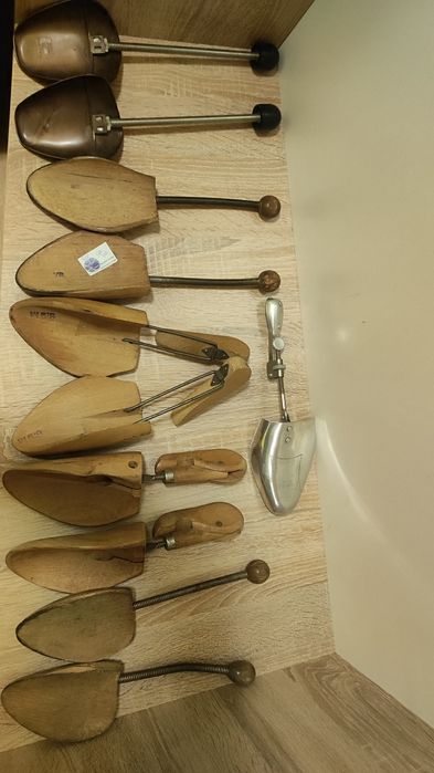 Колодки для взуття металеві дерев'яні пластик