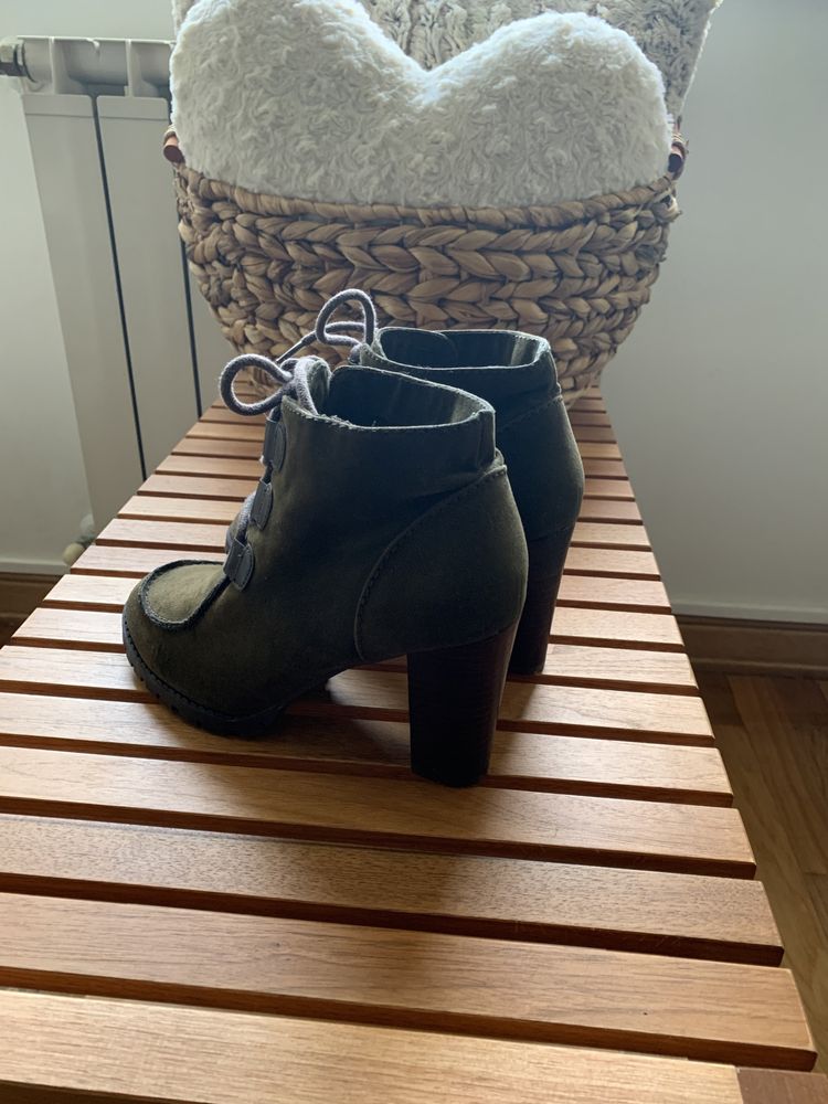 Botas botins verdes Zara 37