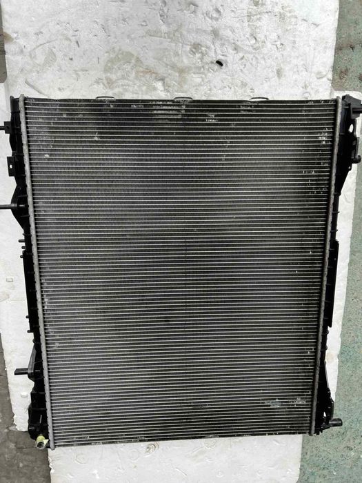Land Rover Discovery 5 радіатор