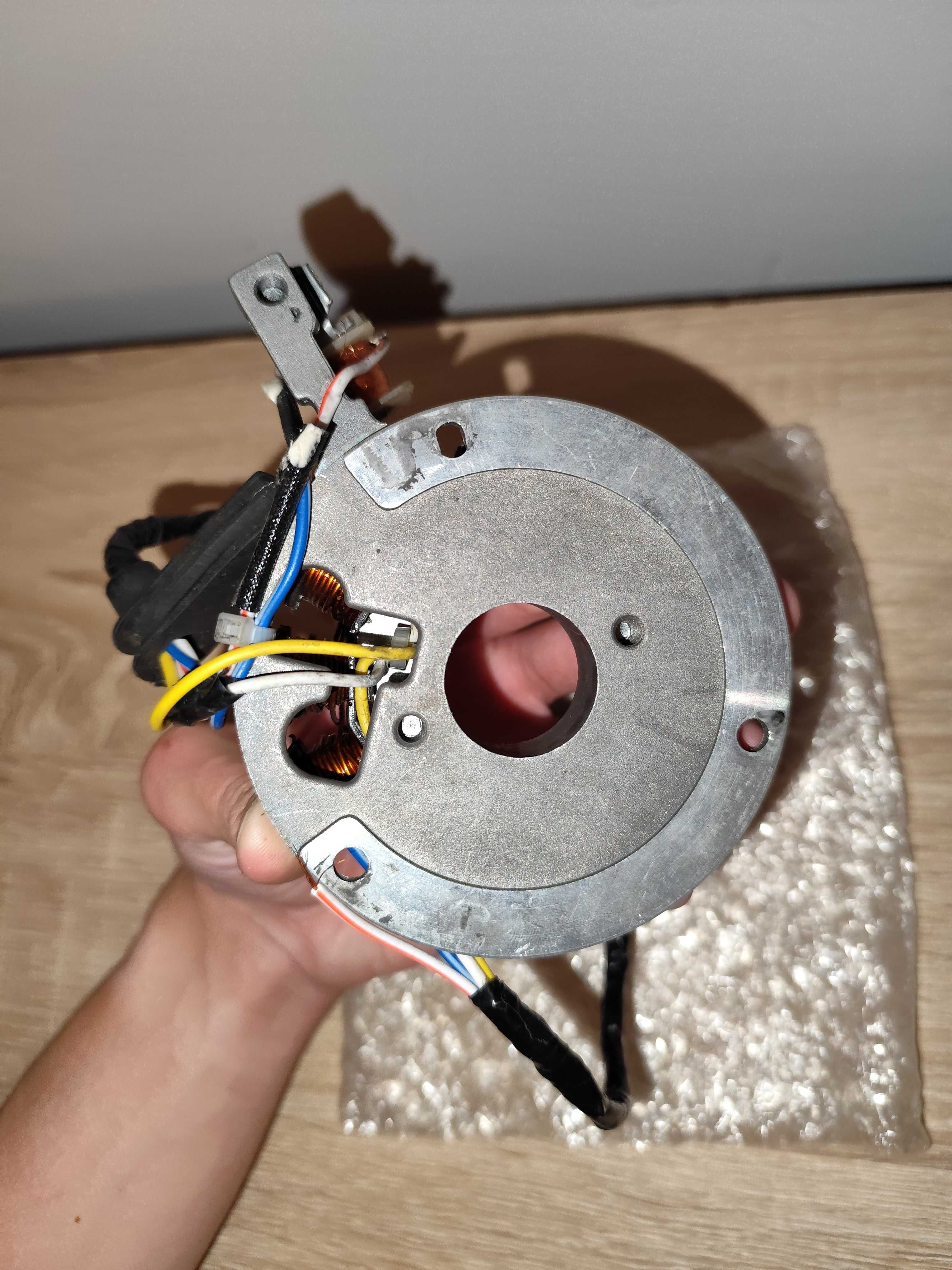 Iskrownik stator 12 cewek Ducati Energia do AM6