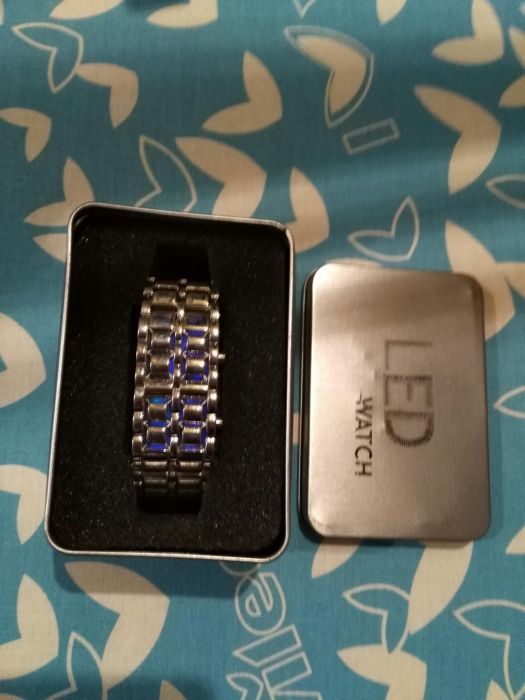 Zegarek LED meski nowy