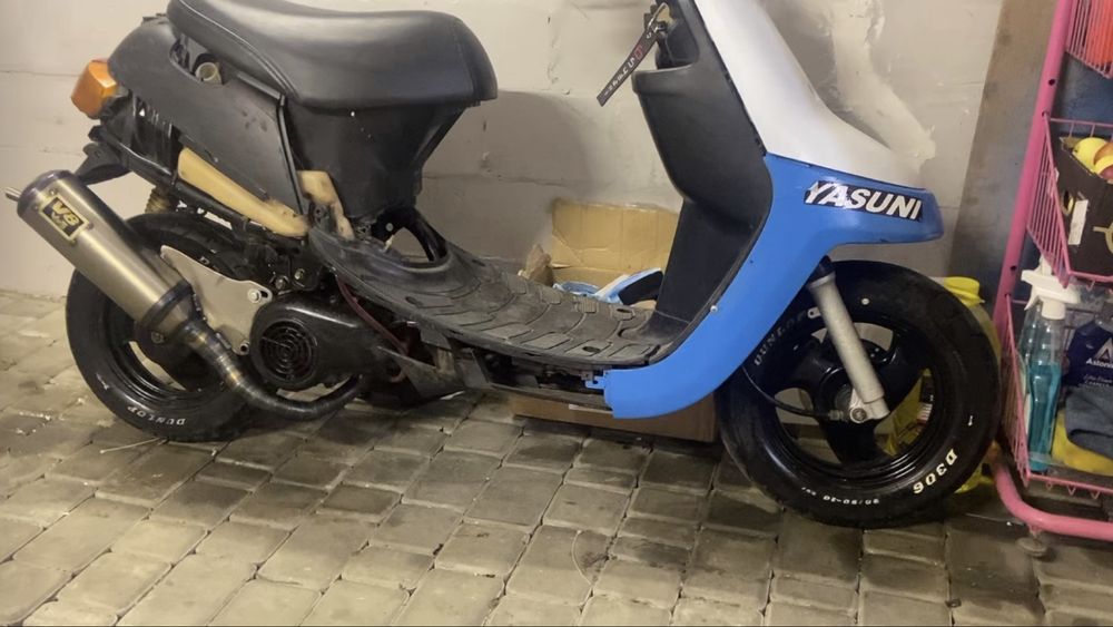 Ямаха априо на доках деколи заводиться