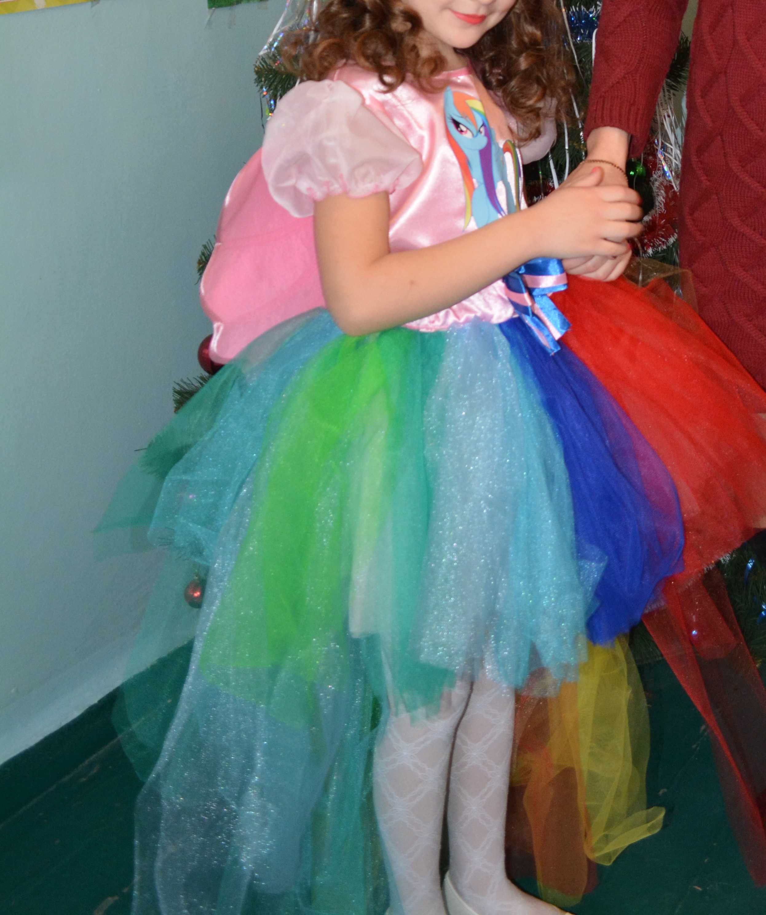 Яркий новогодний карнавальный костюм радуга пони