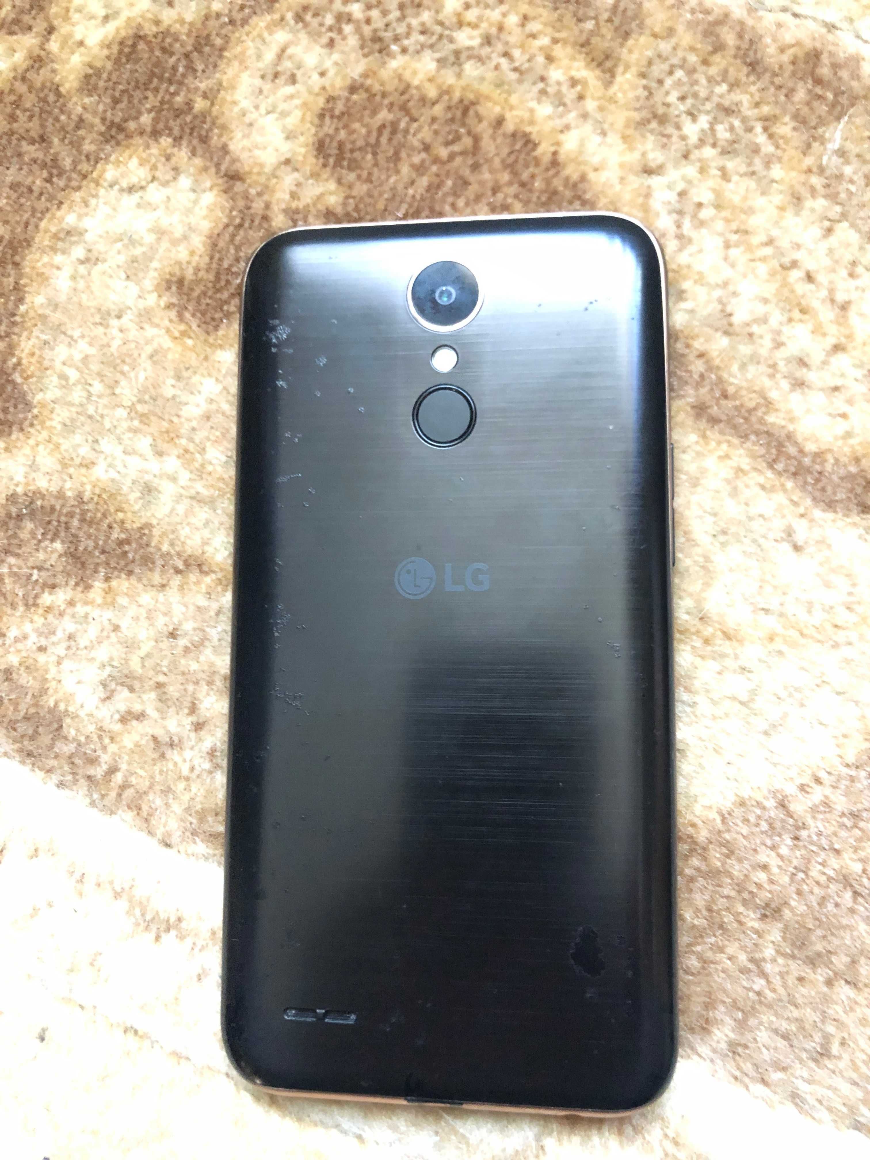 LG K10 (2017) смартфон