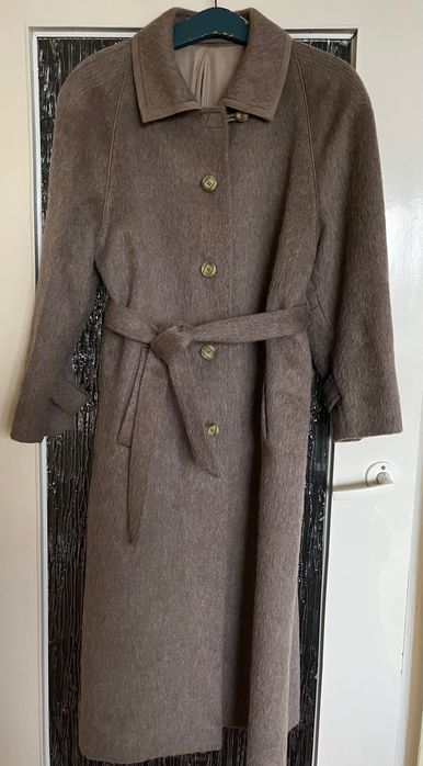 Przepiękny płaszcz  z wełny lamy, z paskiem r.38. vintage