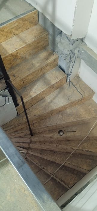 Лестници, драбини, сходи, ворота, металоконструкції металеві варимо.