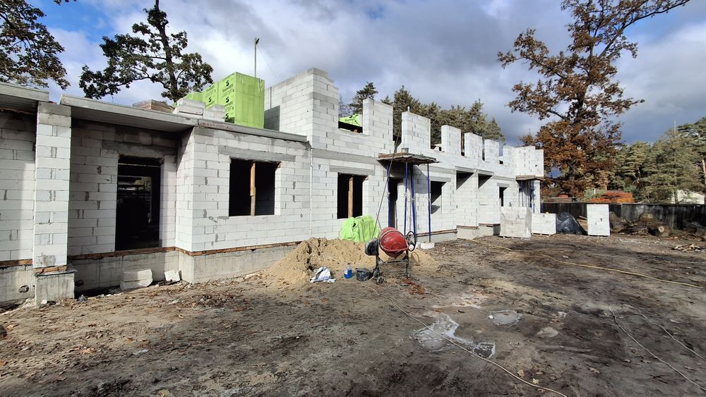 Таунхаус в Лісовій Бучі з великим подвір'ям та коморами, є розтермін.!