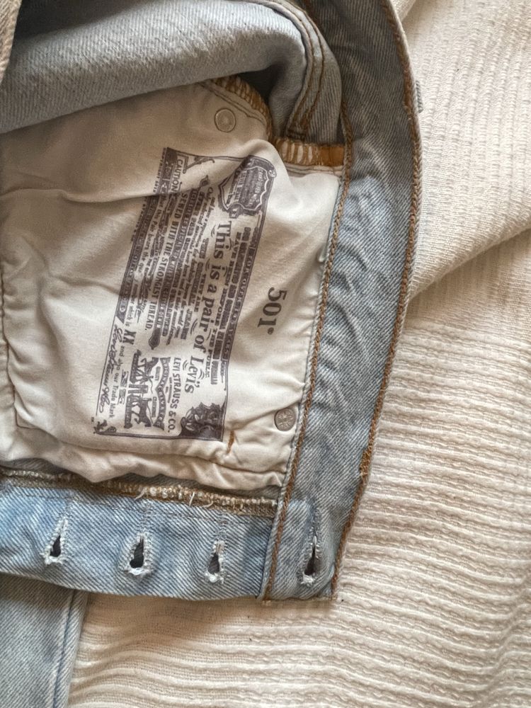 Levis 501 straight jeans