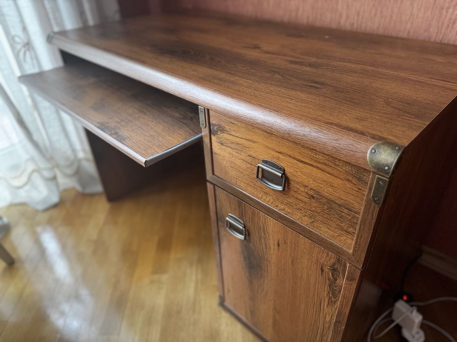 Стол письменный ,компьютерный