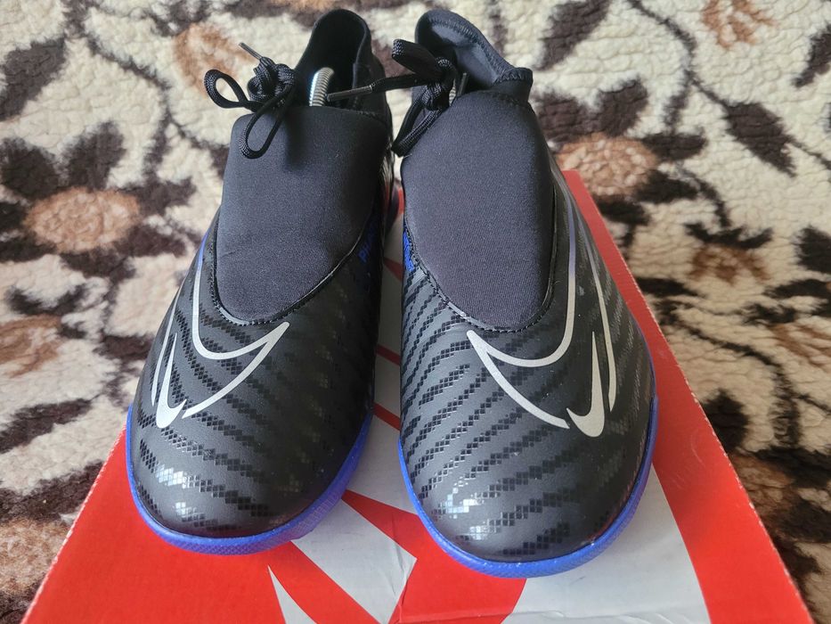 Ekstra buty piłkarskie Nike Phantom GX Club Turf wkł.27,5 cm superstan
