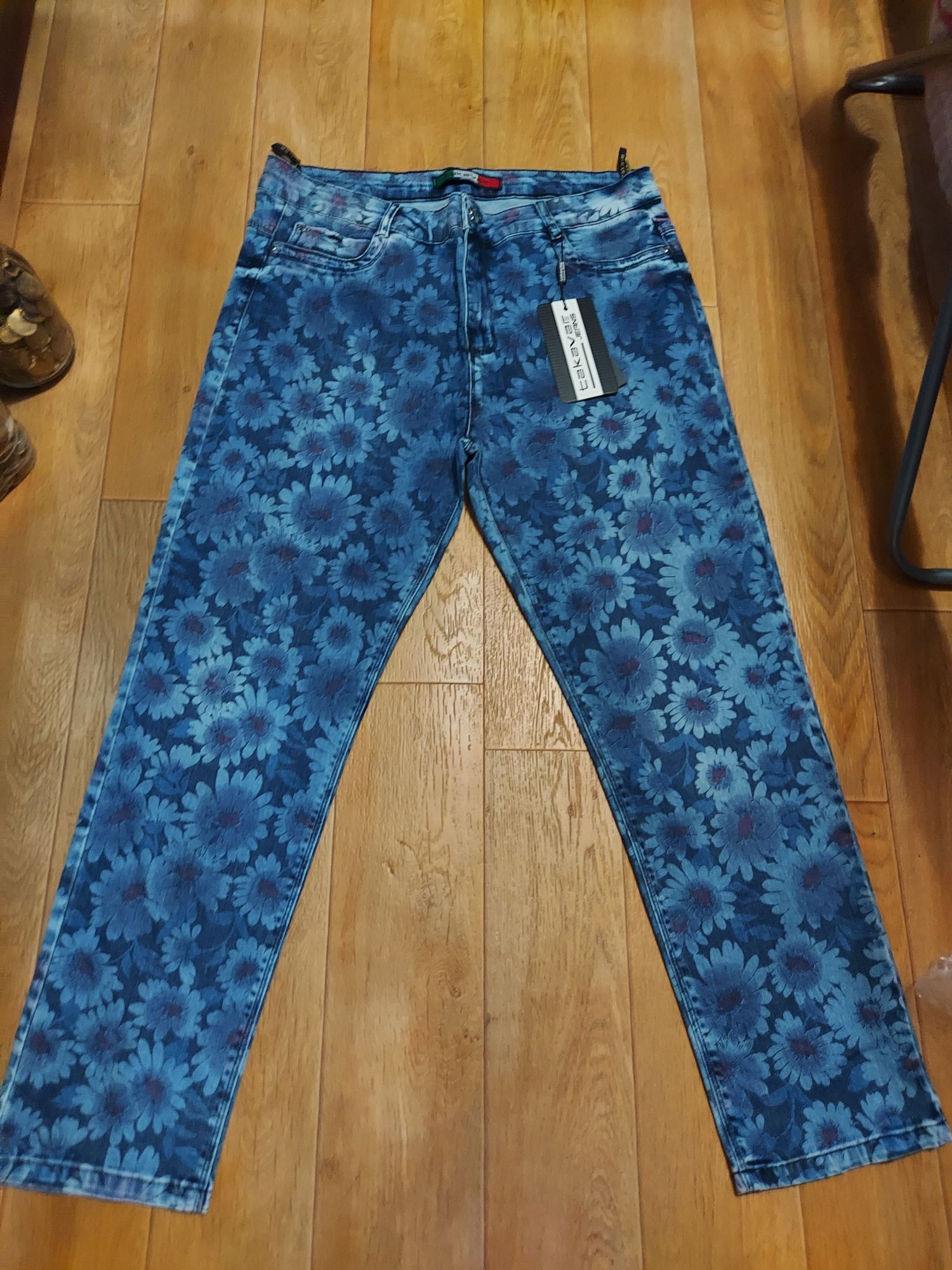 Батал !Sassofono, Takavar модные джинсы с цветами. 56.