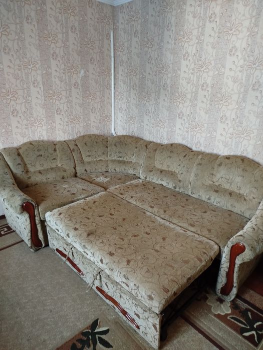 Гарний диван б/у
