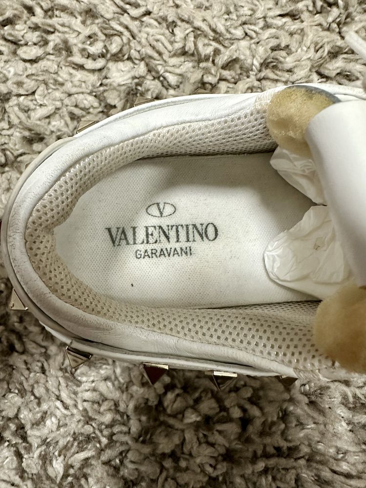 кросівки Valentino