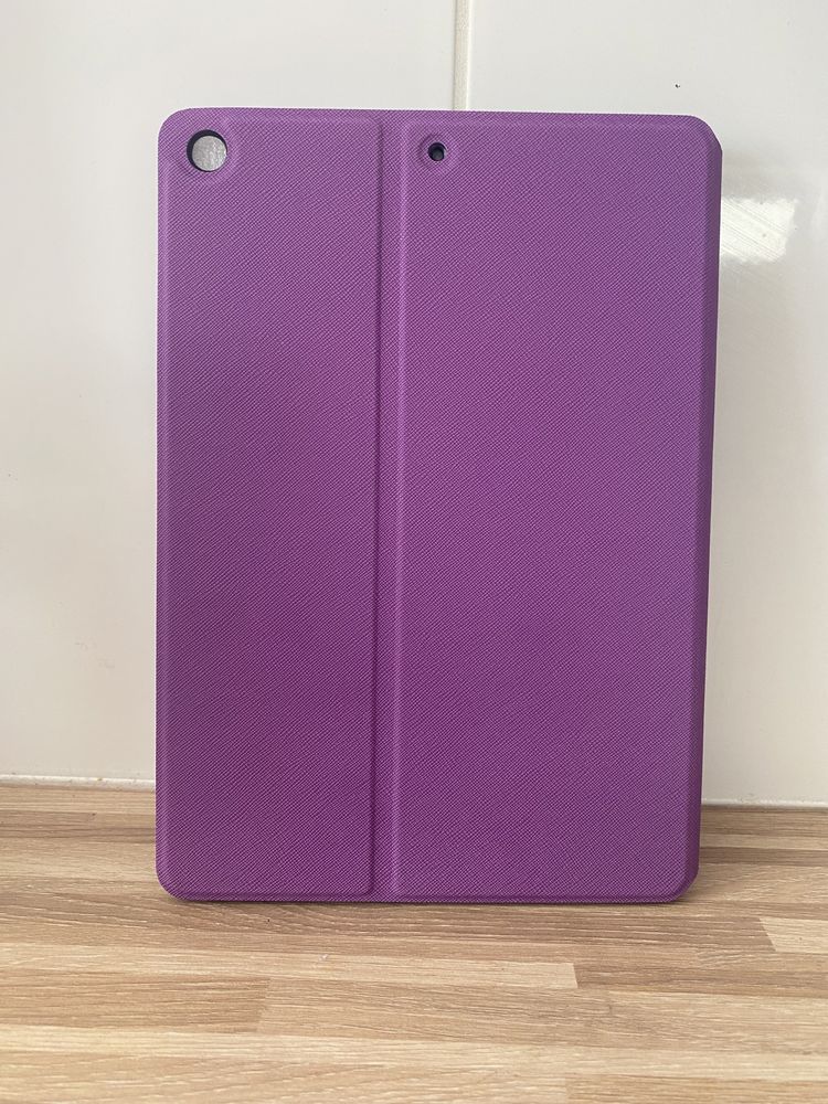 Etui iPad 10,2 . Eleganckie zamszowe zamykane etui + rysik GRATIS