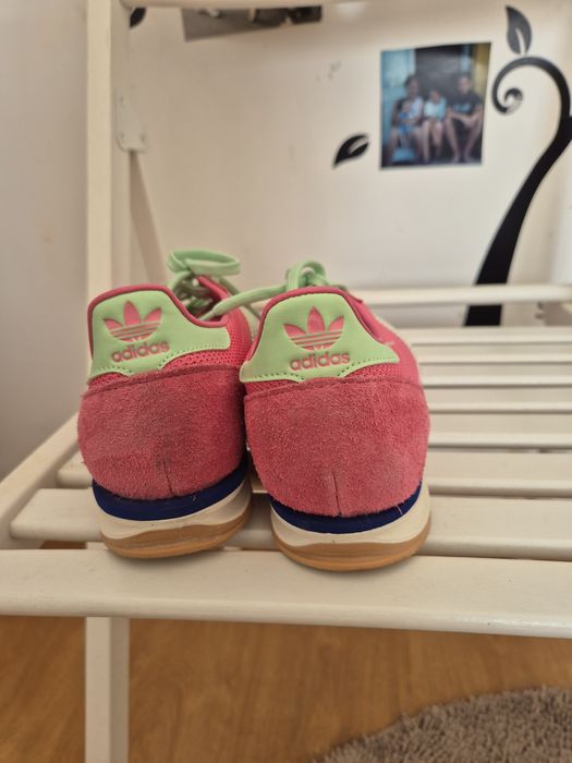 Ténis Rosa Adidas