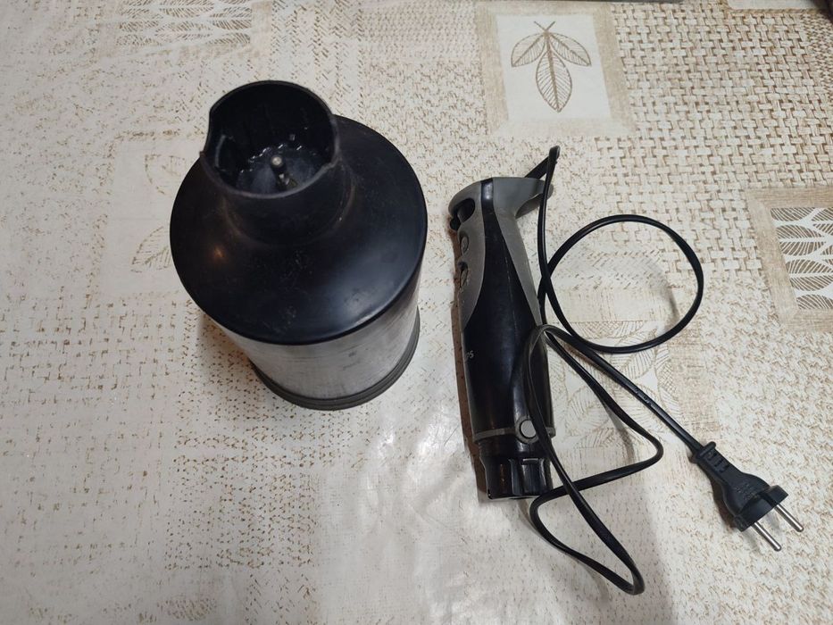 Блендер Philips HR1617