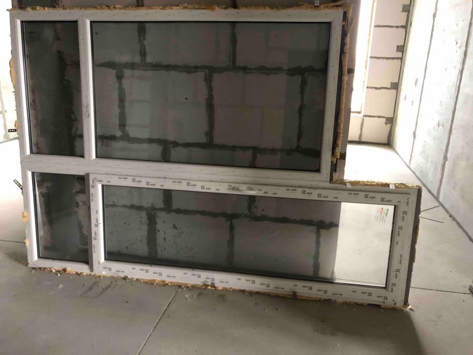 Балконная дверь с окном металлопластиковая б/у