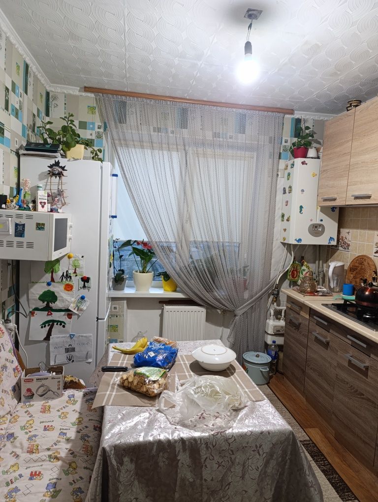 Продається  3 кімнатна квартира в 19 будинку