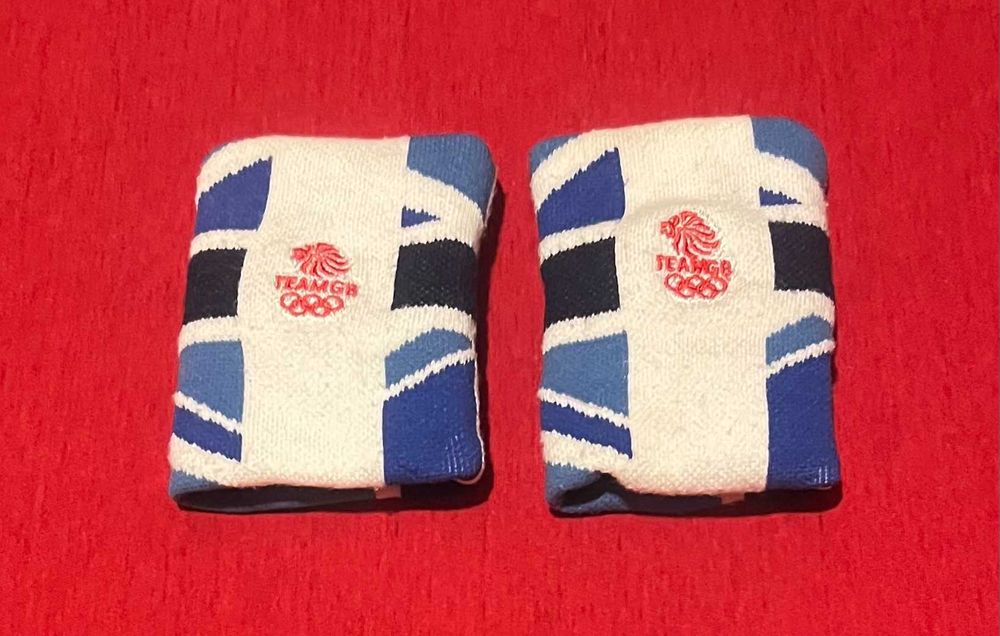 Напульсники Adidas оригинал 2шт в идеале