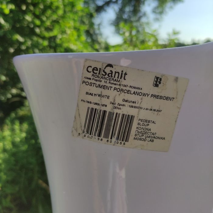 Umywalka 60 cm  nowa z postumentem