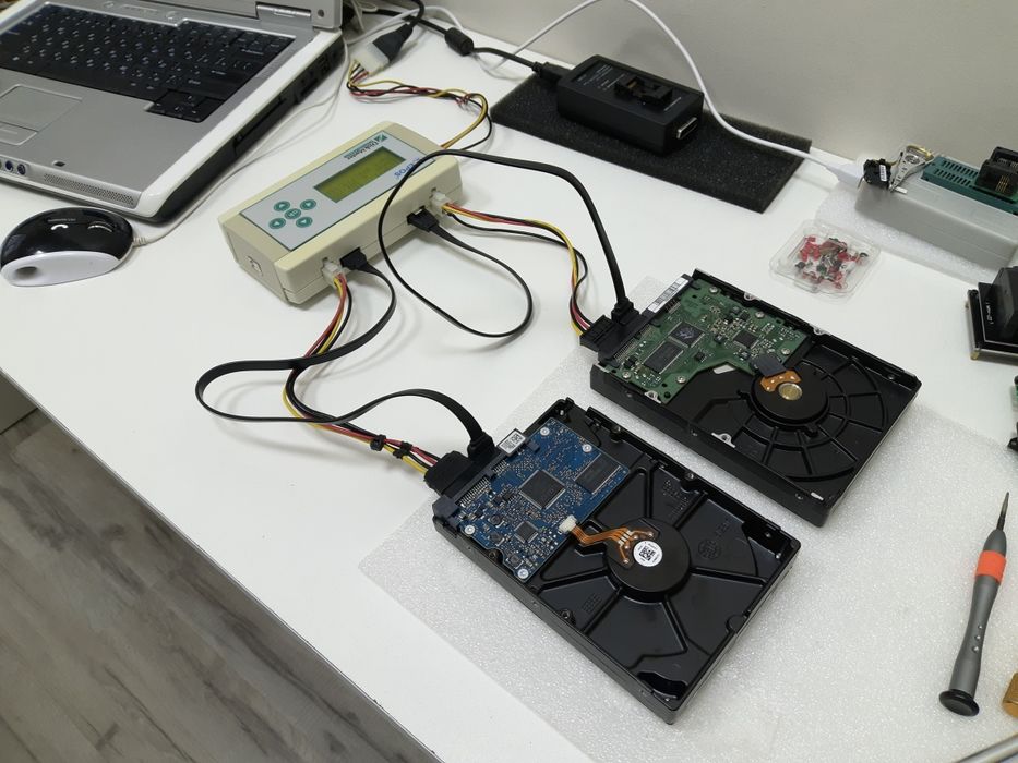 Ремонт HDD, SSD, Flash, професійне відновлення даних в Одесі і Україні