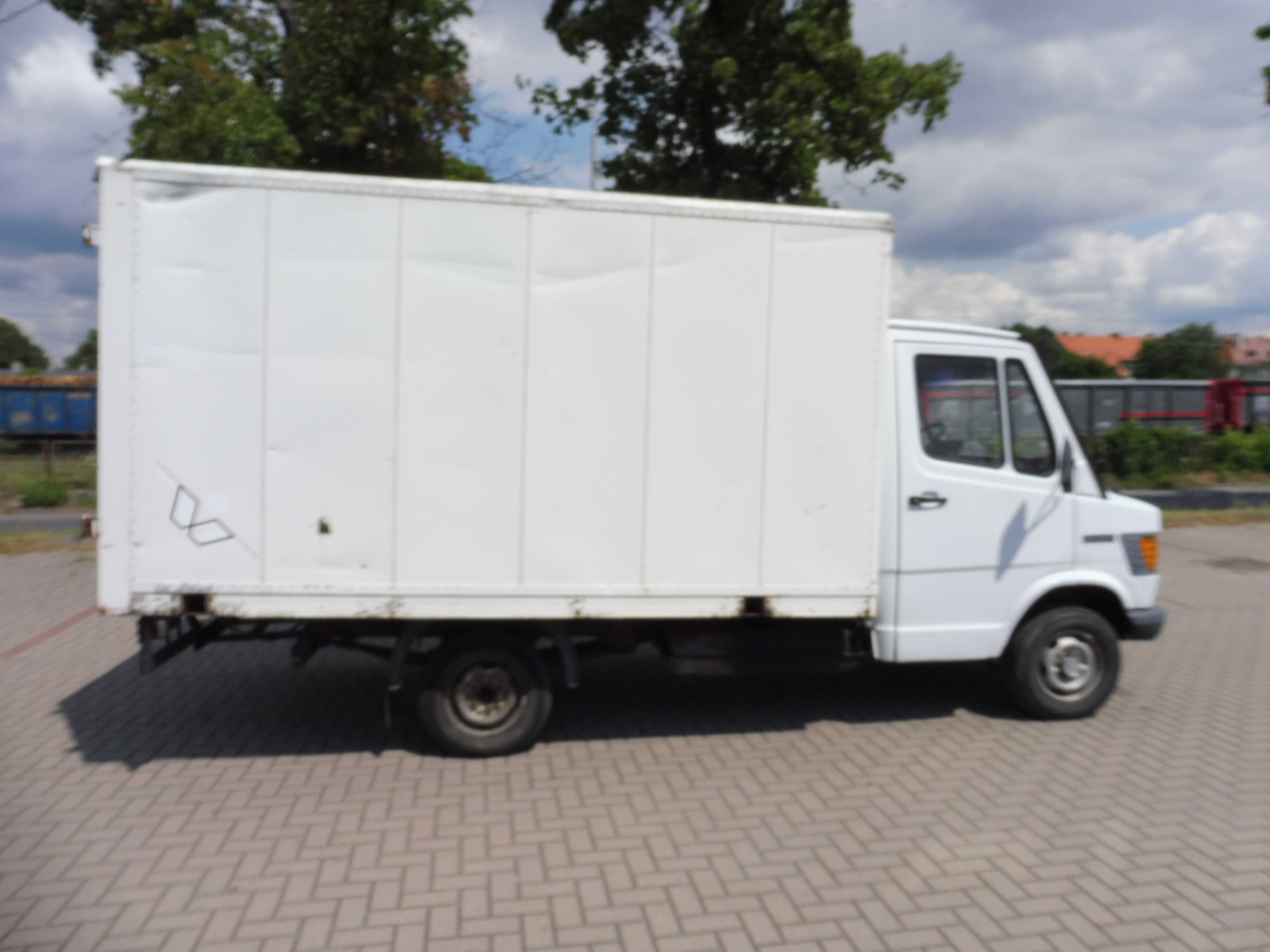 Mercedes 208 kaczka kontener oplaty 05 2026 r