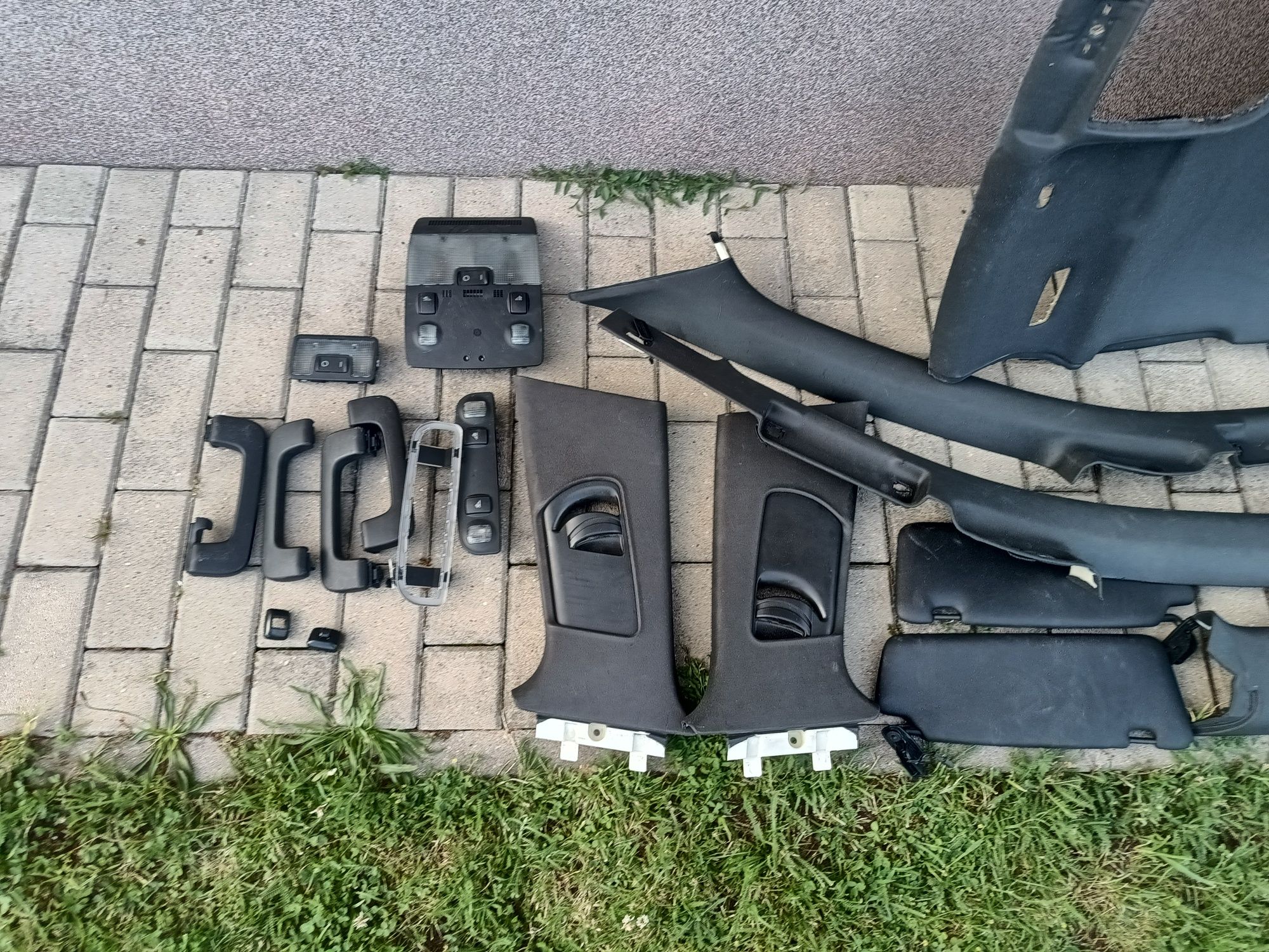 Podsufitka czarna słupki komplet Audi A4 B7 B6 kombi części